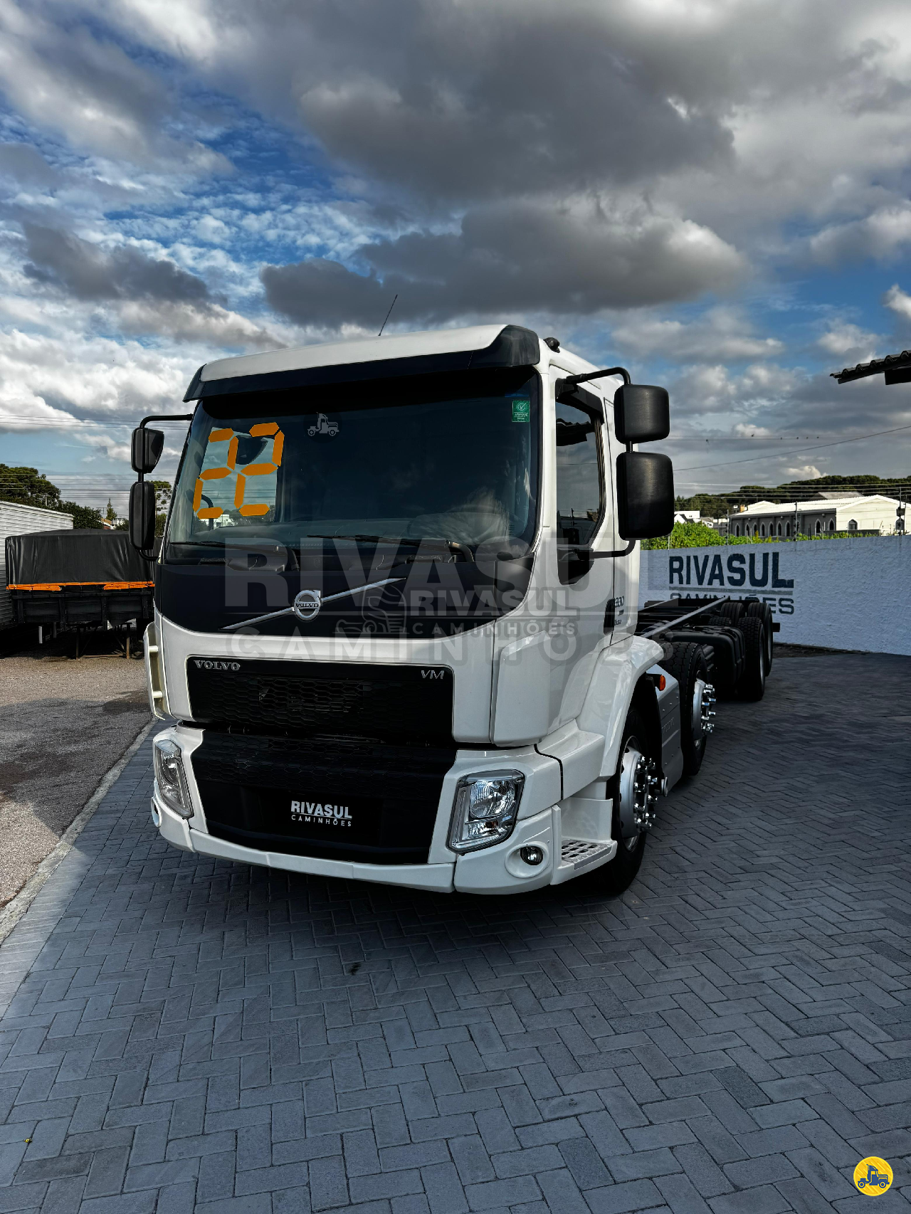 CAMINHAO VOLVO VOLVO VM 330 Chassis BiTruck 8x2 Rivasul Caminhões CURITIBA PARANÁ PR